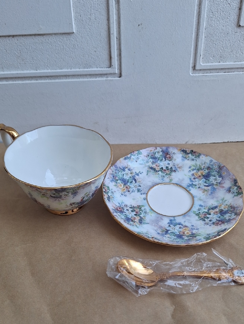 Vintage Bradford Editions teacup and saucer & Spoon"Glorious Chintz" - Picture 3 of 8